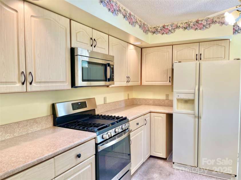 23 St. Andrews Drive, Etowah, NC 28729.  MLS# CAR4248416, YatesRealty ID 15054. 