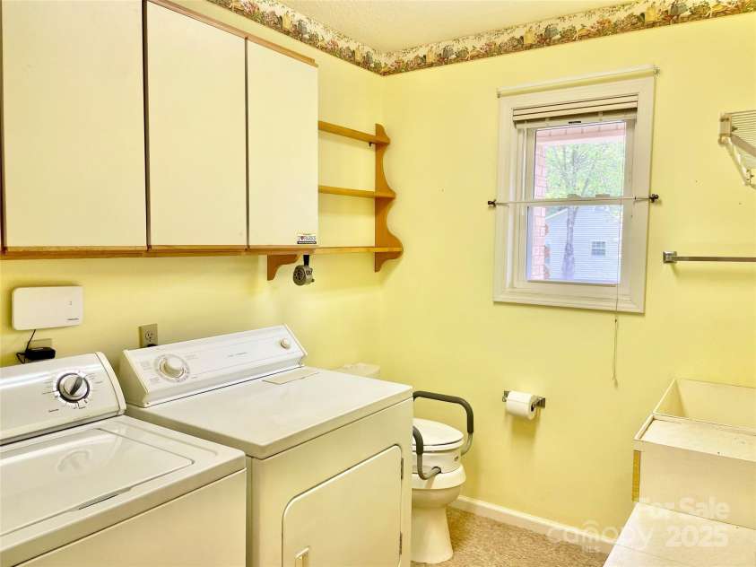 23 St. Andrews Drive, Etowah, NC 28729.  MLS# CAR4248416, YatesRealty ID 15054. 