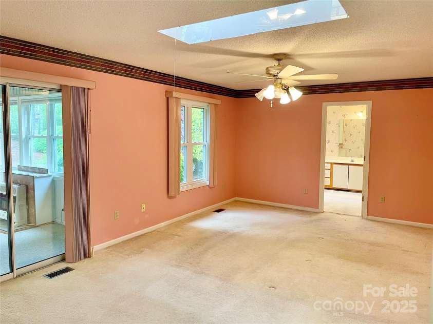 23 St. Andrews Drive, Etowah, NC 28729.  MLS# CAR4248416, YatesRealty ID 15054. 