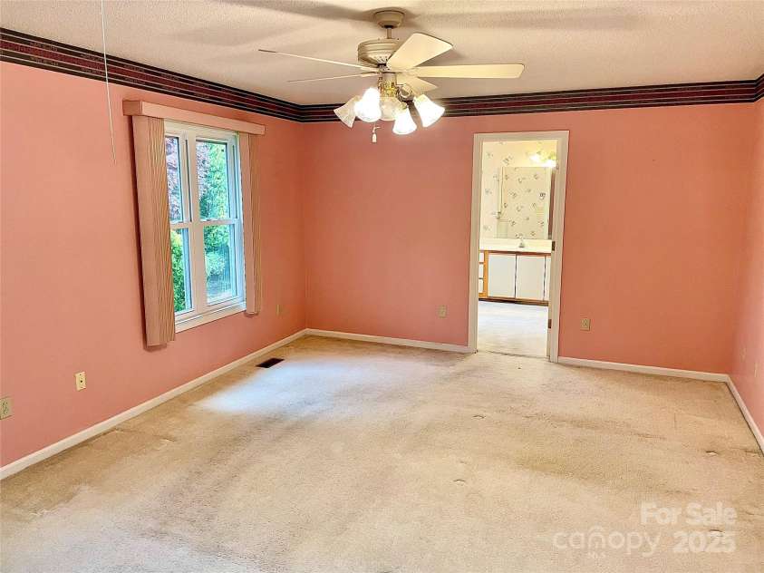 23 St. Andrews Drive, Etowah, NC 28729.  MLS# CAR4248416, YatesRealty ID 15054. 