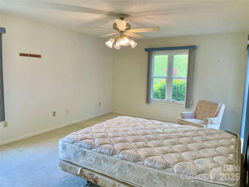 23 St. Andrews Drive, Etowah, NC 28729.  MLS# CAR4248416, YatesRealty ID 15054. 