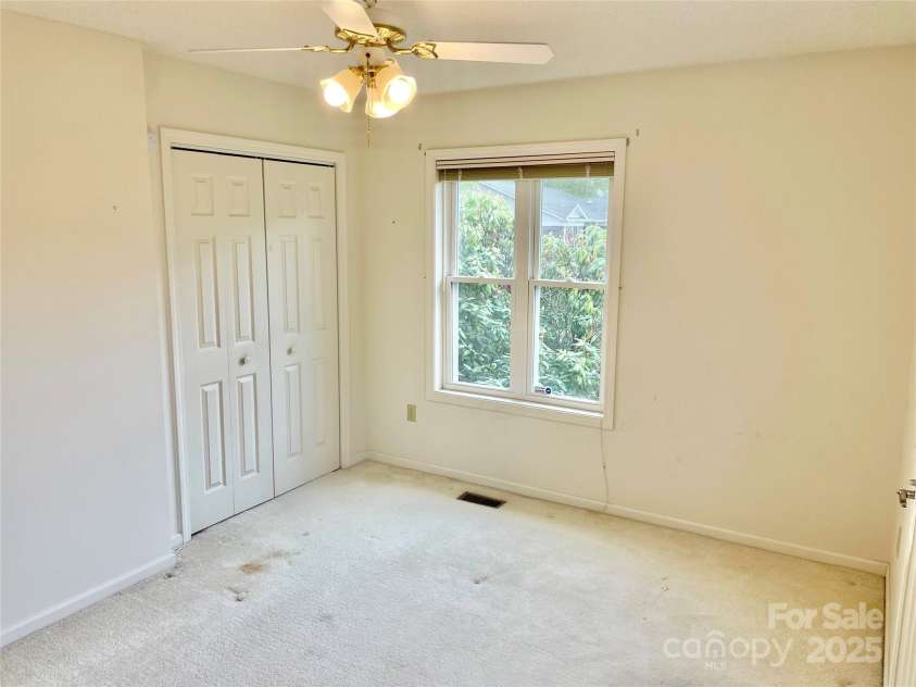 23 St. Andrews Drive, Etowah, NC 28729.  MLS# CAR4248416, YatesRealty ID 15054. 