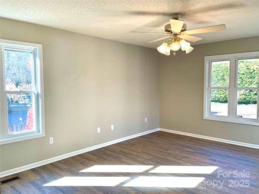 23 St. Andrews Drive, Etowah, NC 28729.  MLS# CAR4248416, YatesRealty ID 15054. 