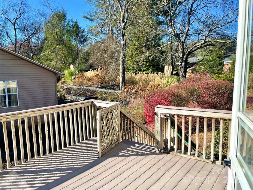 23 St. Andrews Drive, Etowah, NC 28729.  MLS# CAR4248416, YatesRealty ID 15054. 