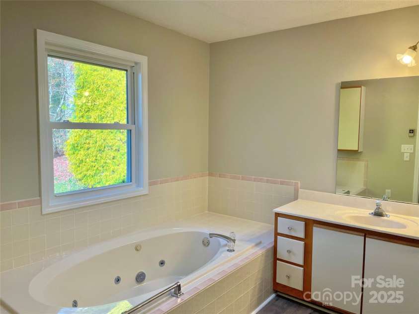 23 St. Andrews Drive, Etowah, NC 28729.  MLS# CAR4248416, YatesRealty ID 15054. 