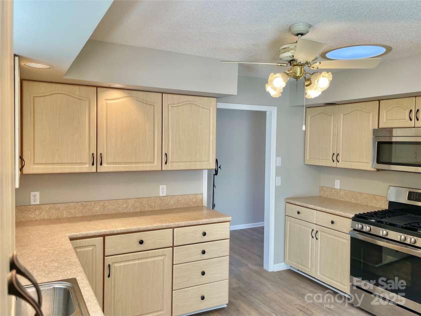 23 St. Andrews Drive, Etowah, NC 28729.  MLS# CAR4248416, YatesRealty ID 15054. 