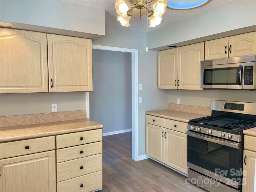 23 St. Andrews Drive, Etowah, NC 28729.  MLS# CAR4248416, YatesRealty ID 15054. 