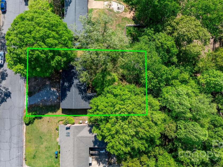 634 7th Avenue Place, Hickory, NC 28602.  MLS# CAR4250739, YatesRealty ID 15055. 