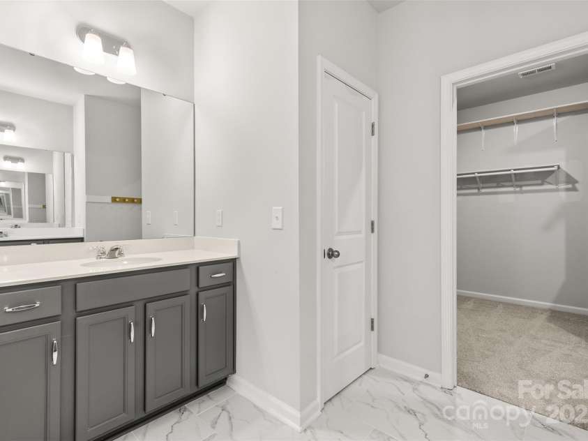 423 Shallowford Drive, Rock Hill, SC 29732.  MLS# CAR4253461, YatesRealty ID 15056. 