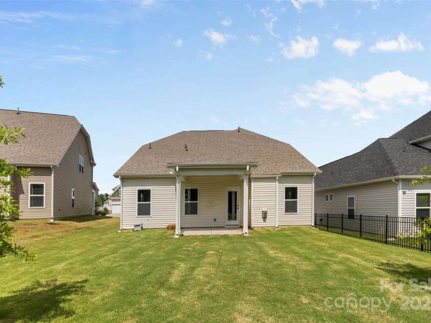 423 Shallowford Drive, Rock Hill, SC 29732.  MLS# CAR4253461, YatesRealty ID 15056. 