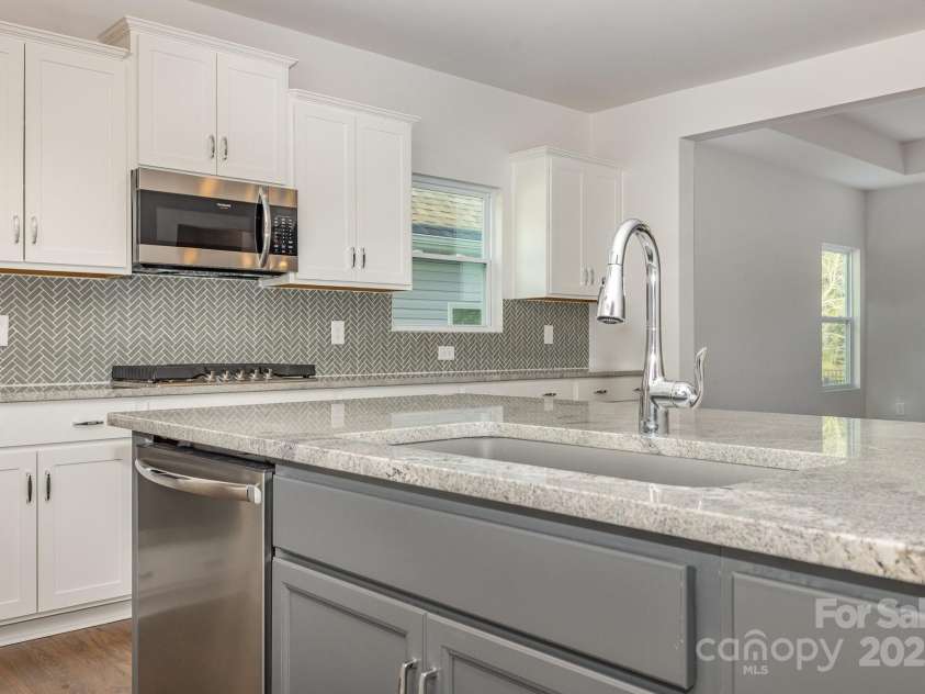 423 Shallowford Drive, Rock Hill, SC 29732.  MLS# CAR4300275, YatesRealty ID 15056. 