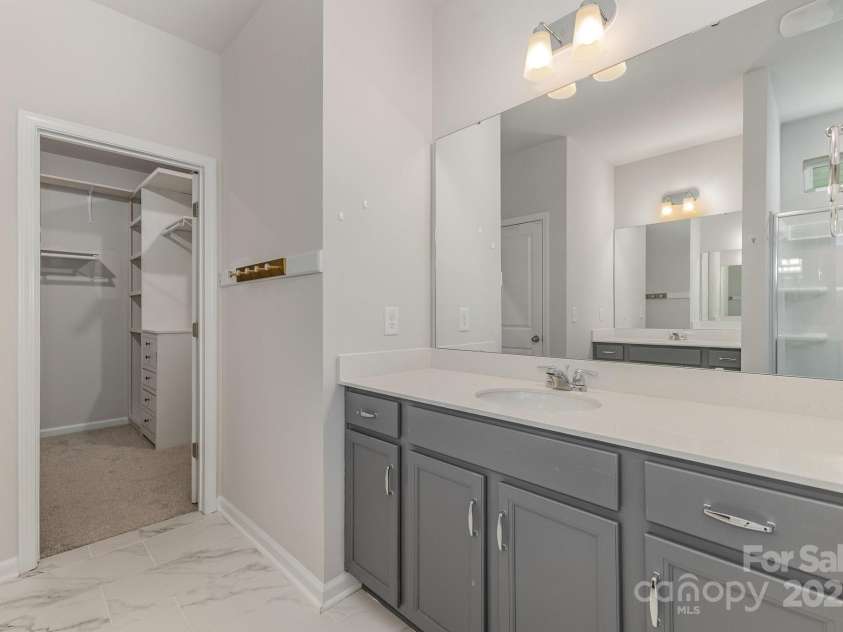 423 Shallowford Drive, Rock Hill, SC 29732.  MLS# CAR4300275, YatesRealty ID 15056. 