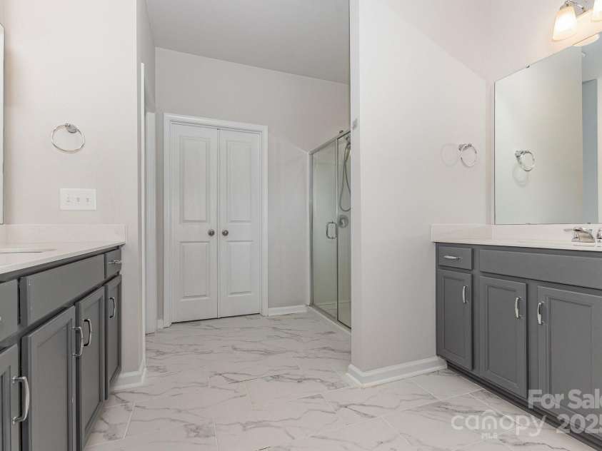 423 Shallowford Drive, Rock Hill, SC 29732.  MLS# CAR4300275, YatesRealty ID 15056. 