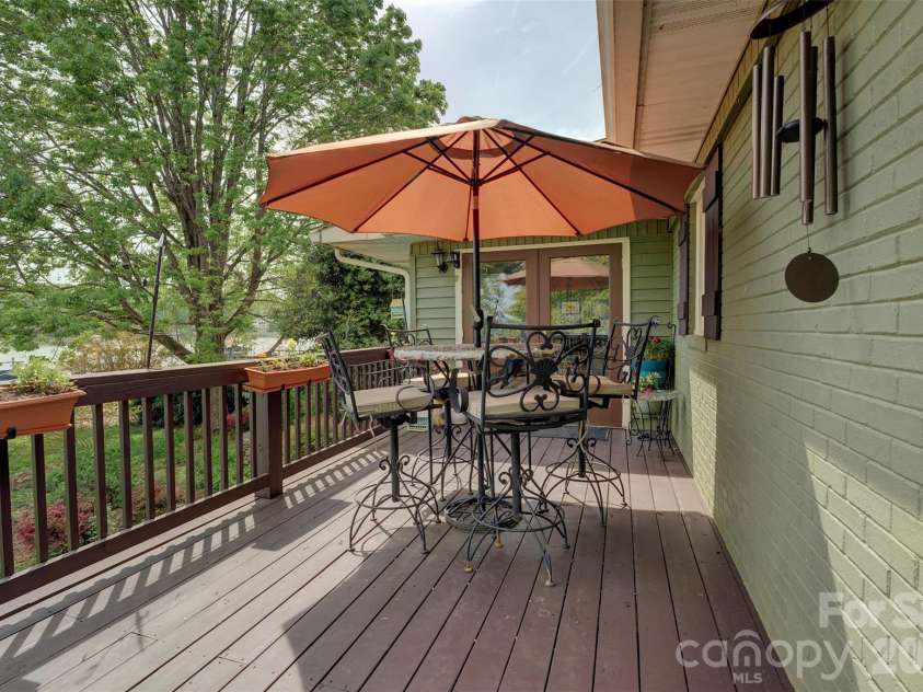 3002 Lake Shore Road, Denver, NC 28037.  MLS# CAR4370146, YatesRealty ID 15057. 