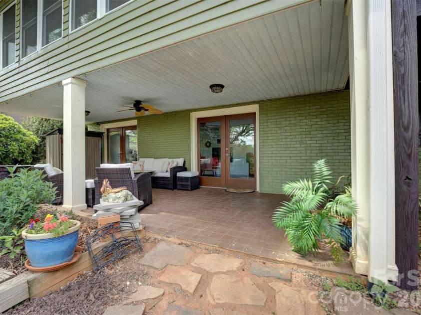 3002 Lake Shore Road, Denver, NC 28037.  MLS# CAR4370146, YatesRealty ID 15057. 