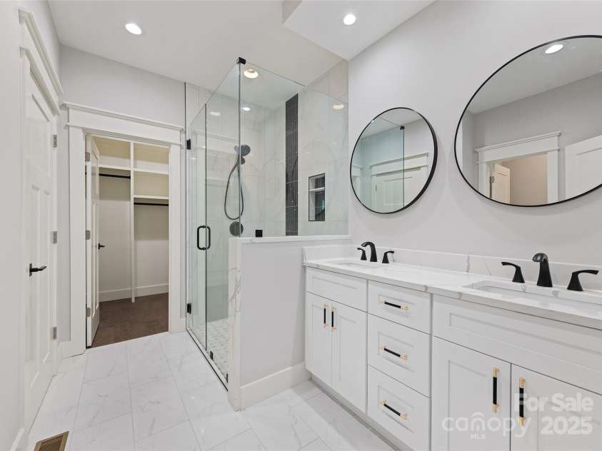18 Winterhawk Drive, Arden, NC 28704.  MLS# CAR4255813, YatesRealty ID 15058. 