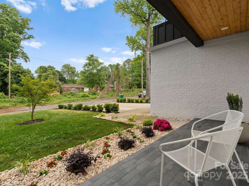 2913 Lake Avenue, Charlotte, NC 28208.  MLS# CAR4257278, YatesRealty ID 15059. 