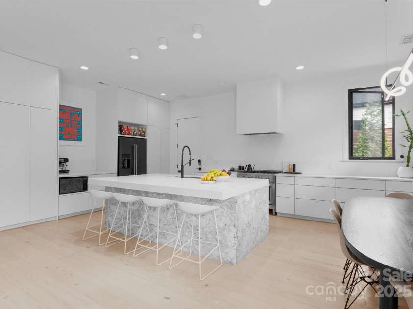 2913 Lake Avenue, Charlotte, NC 28208.  MLS# CAR4257278, YatesRealty ID 15059. 