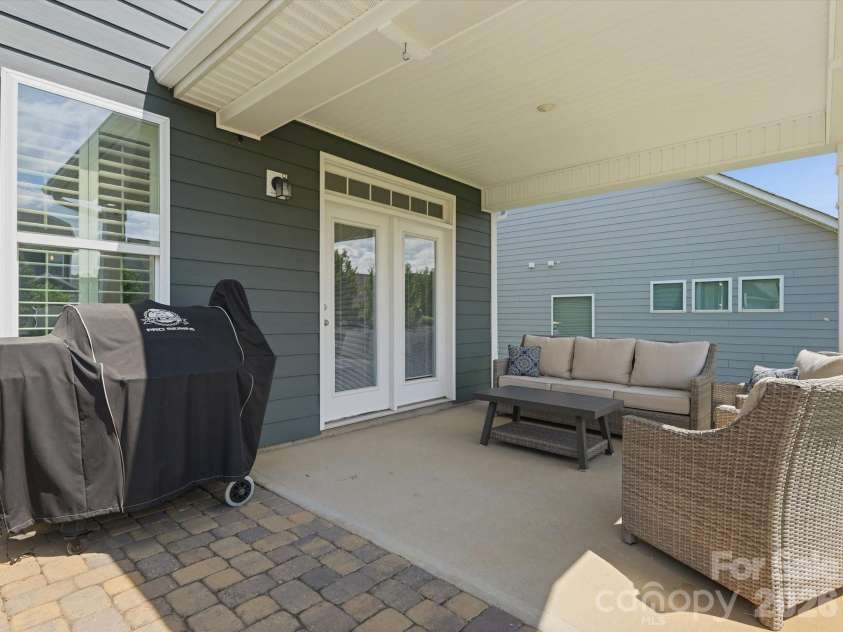 3297 Lock Erne Avenue, Kannapolis, NC 28081.  MLS# CAR4372345, YatesRealty ID 15059. 