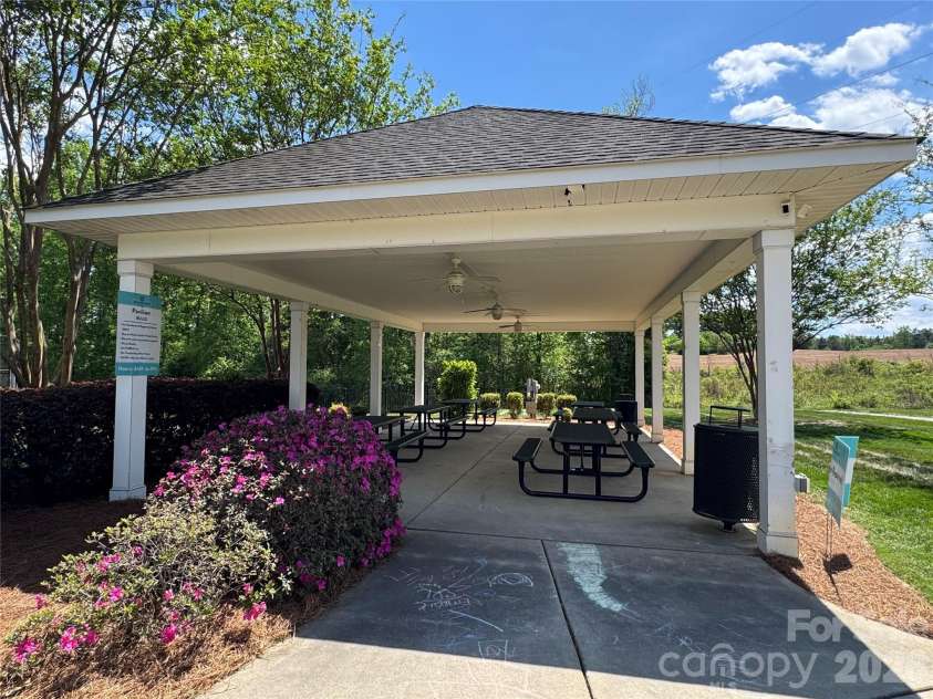 3297 Lock Erne Avenue, Kannapolis, NC 28081.  MLS# CAR4372345, YatesRealty ID 15059. 