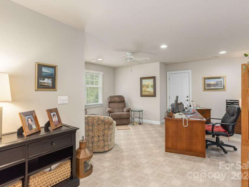 110 FOX CHASE Drive, Hendersonville, NC 28739.  MLS# CAR4136078, YatesRealty ID 1506. 