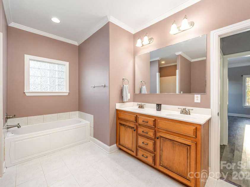 182 Canal Drive, Statesville, NC 28677.  MLS# CAR4318839, YatesRealty ID 1506. 