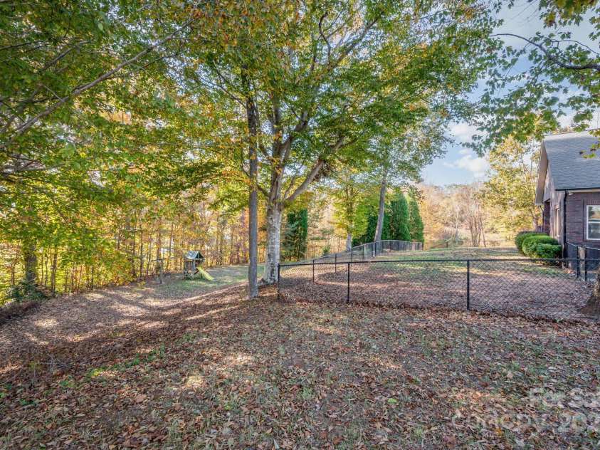 182 Canal Drive, Statesville, NC 28677.  MLS# CAR4318839, YatesRealty ID 1506. 