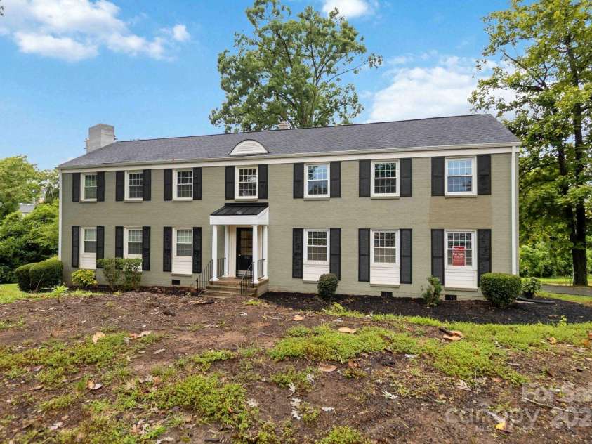 343 Wakefield Drive, Charlotte, NC 28209.  MLS# CAR4291383, YatesRealty ID 1506. 