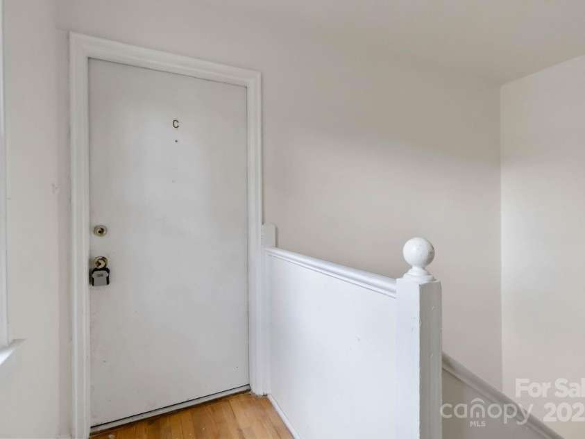 343 Wakefield Drive, Charlotte, NC 28209.  MLS# CAR4291383, YatesRealty ID 1506. 