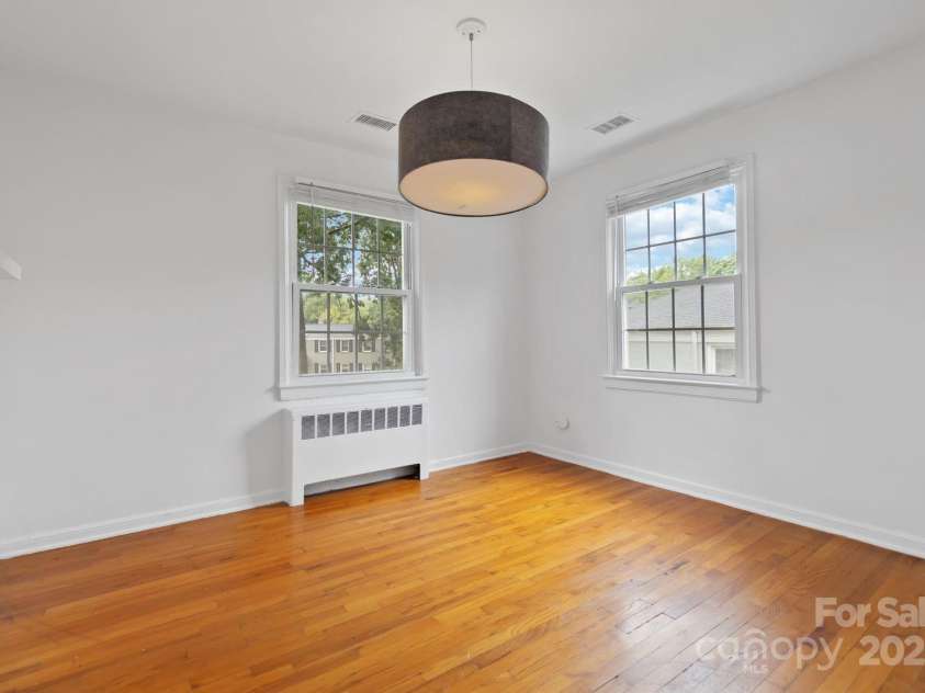 343 Wakefield Drive, Charlotte, NC 28209.  MLS# CAR4291383, YatesRealty ID 1506. 