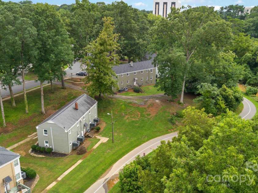 343 Wakefield Drive, Charlotte, NC 28209.  MLS# CAR4291383, YatesRealty ID 1506. 