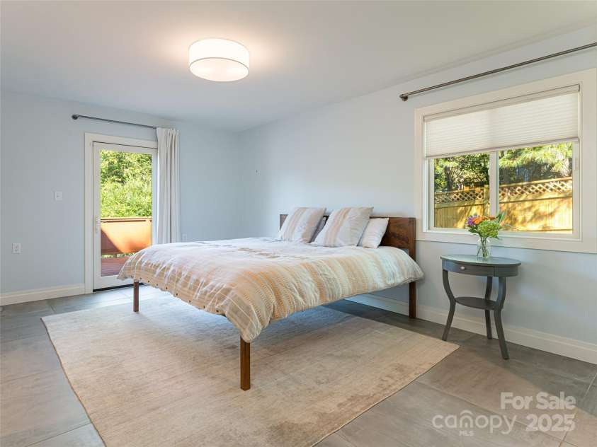 17 Beaverdam Court, Asheville, NC 28804.  MLS# CAR4302780, YatesRealty ID 15060. 