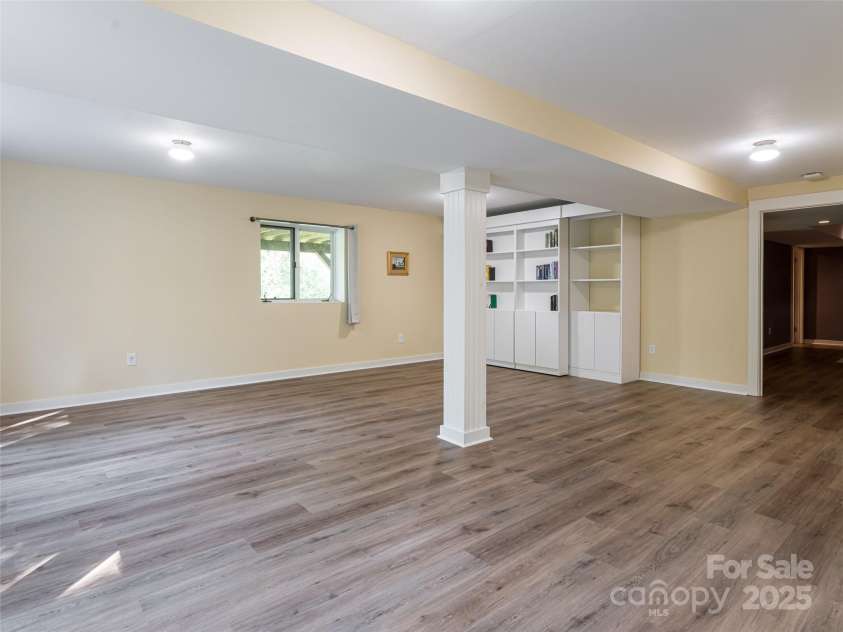 17 Beaverdam Court, Asheville, NC 28804.  MLS# CAR4302780, YatesRealty ID 15060. 