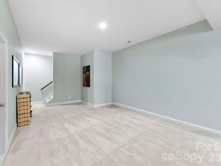 220 Kingsdown Avenue, Charlotte, NC 28270.  MLS# CAR4423141, YatesRealty ID 15060. Large Open Basement with High Ceilings