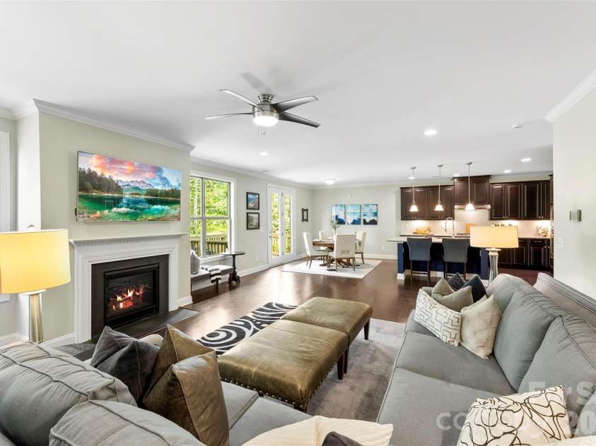 220 Kingsdown Avenue, Charlotte, NC 28270.  MLS# CAR4423141, YatesRealty ID 15060. Living Room - Open Layout