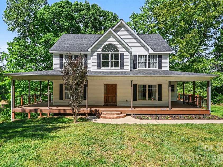 143 Walnut Hollow Lane, Mooresville, NC 28115.  MLS# CAR4373168, YatesRealty ID 15061. 