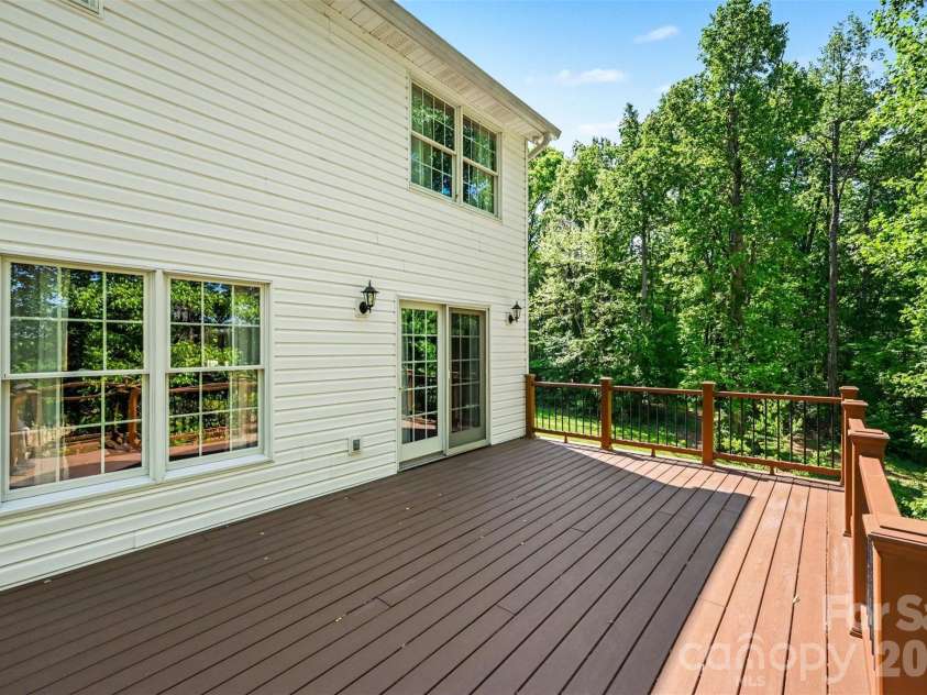 143 Walnut Hollow Lane, Mooresville, NC 28115.  MLS# CAR4373168, YatesRealty ID 15061. 