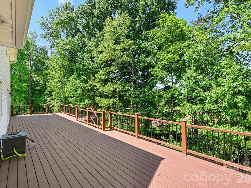 143 Walnut Hollow Lane, Mooresville, NC 28115.  MLS# CAR4373168, YatesRealty ID 15061. 