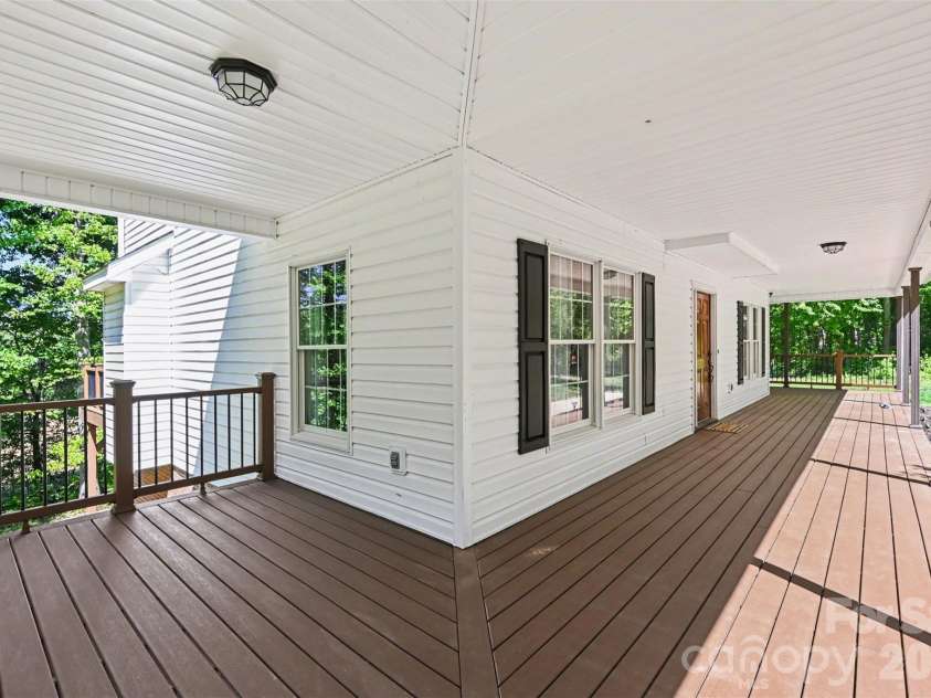 143 Walnut Hollow Lane, Mooresville, NC 28115.  MLS# CAR4373168, YatesRealty ID 15061. 