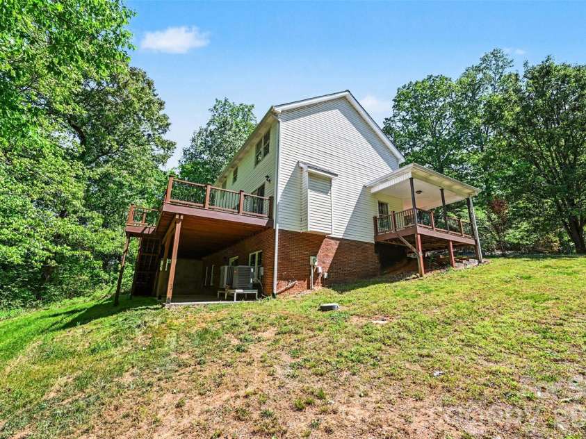 143 Walnut Hollow Lane, Mooresville, NC 28115.  MLS# CAR4373168, YatesRealty ID 15061. 