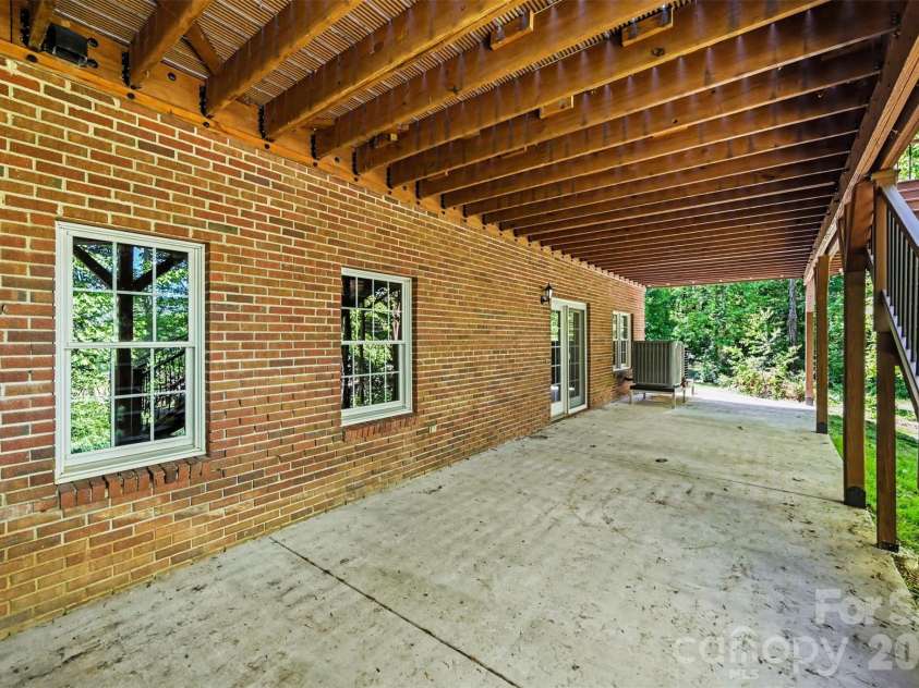 143 Walnut Hollow Lane, Mooresville, NC 28115.  MLS# CAR4373168, YatesRealty ID 15061. 