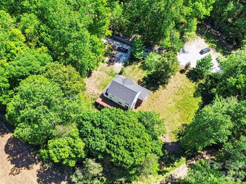143 Walnut Hollow Lane, Mooresville, NC 28115.  MLS# CAR4373168, YatesRealty ID 15061. 