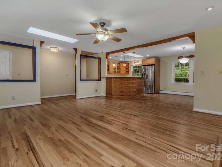 8 Chunns View Drive, Asheville, NC 28805.  MLS# CAR4258237, YatesRealty ID 15062. Gorgeous floors