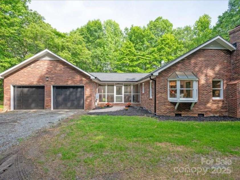 300 Hugh Crocker Road, Matthews, NC 28104.  MLS# CAR4254720, YatesRealty ID 15063. 