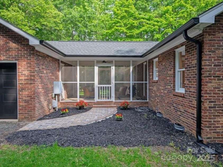 300 Hugh Crocker Road, Matthews, NC 28104.  MLS# CAR4254720, YatesRealty ID 15063. 