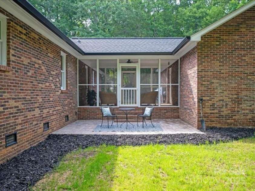 300 Hugh Crocker Road, Matthews, NC 28104.  MLS# CAR4254720, YatesRealty ID 15063. 