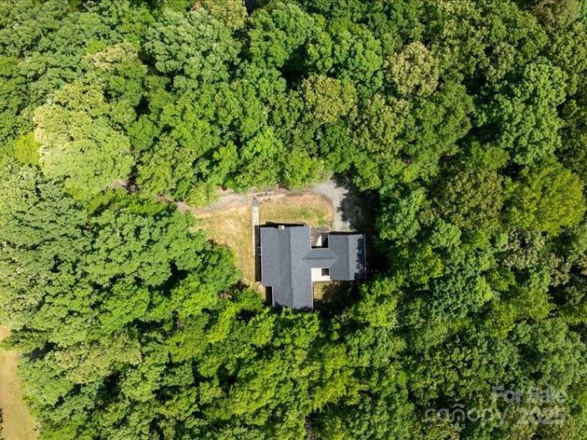 300 Hugh Crocker Road, Matthews, NC 28104.  MLS# CAR4254720, YatesRealty ID 15063. 