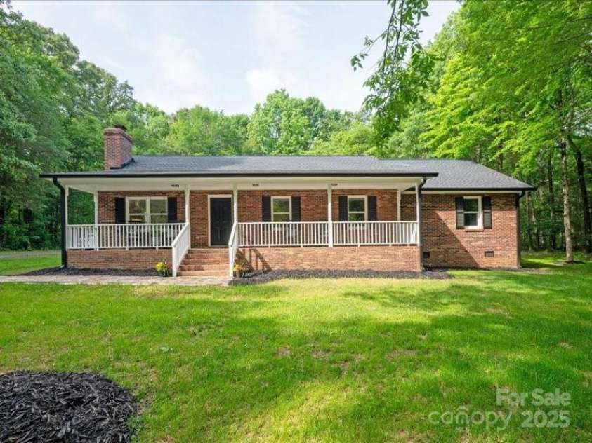 300 Hugh Crocker Road, Matthews, NC 28104.  MLS# CAR4254720, YatesRealty ID 15063. 