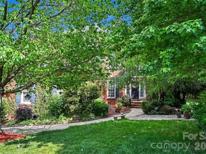 952 Hickory Stick Drive, Fort Mill, SC 29715.  MLS# CAR4373728, YatesRealty ID 15063. 