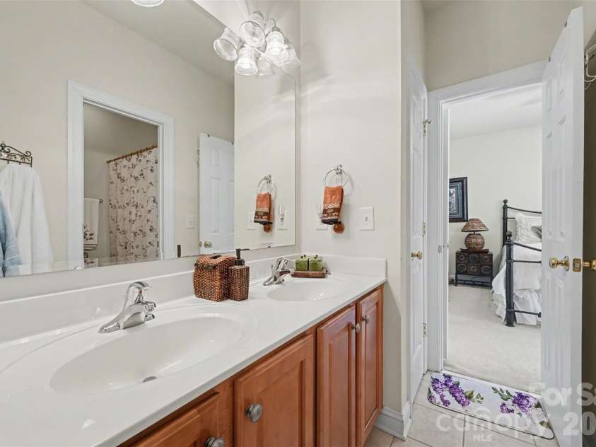952 Hickory Stick Drive, Fort Mill, SC 29715.  MLS# CAR4373728, YatesRealty ID 15063. 